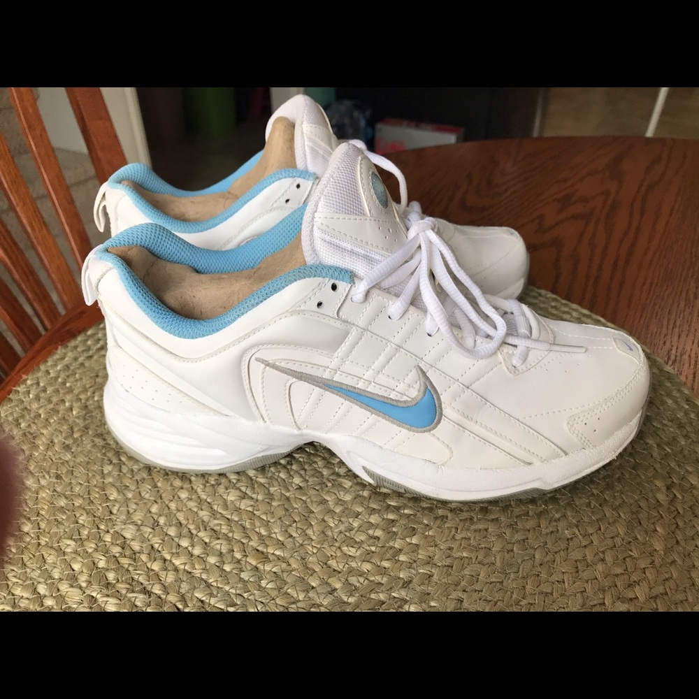 Nike White Leather Sneaker Lt Blue Swoosh SZ 8